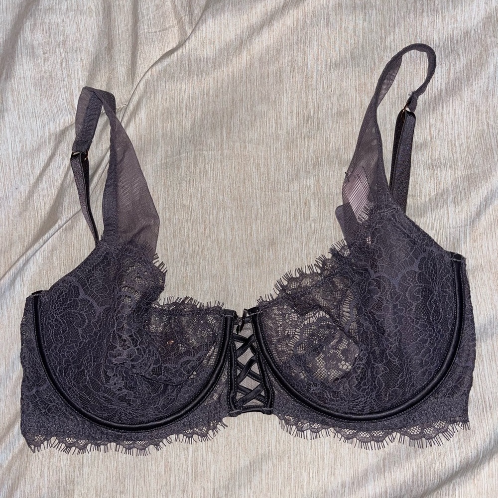 Victoria Secret Unlined Lace Bra 34DDD